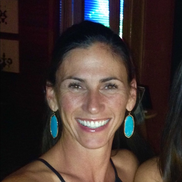 Meet your Posher, Liz - Picture 1 of 1